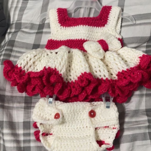 These clothes were barely wore great quality I hope they will fit your baby girl - Picture 4 of 6